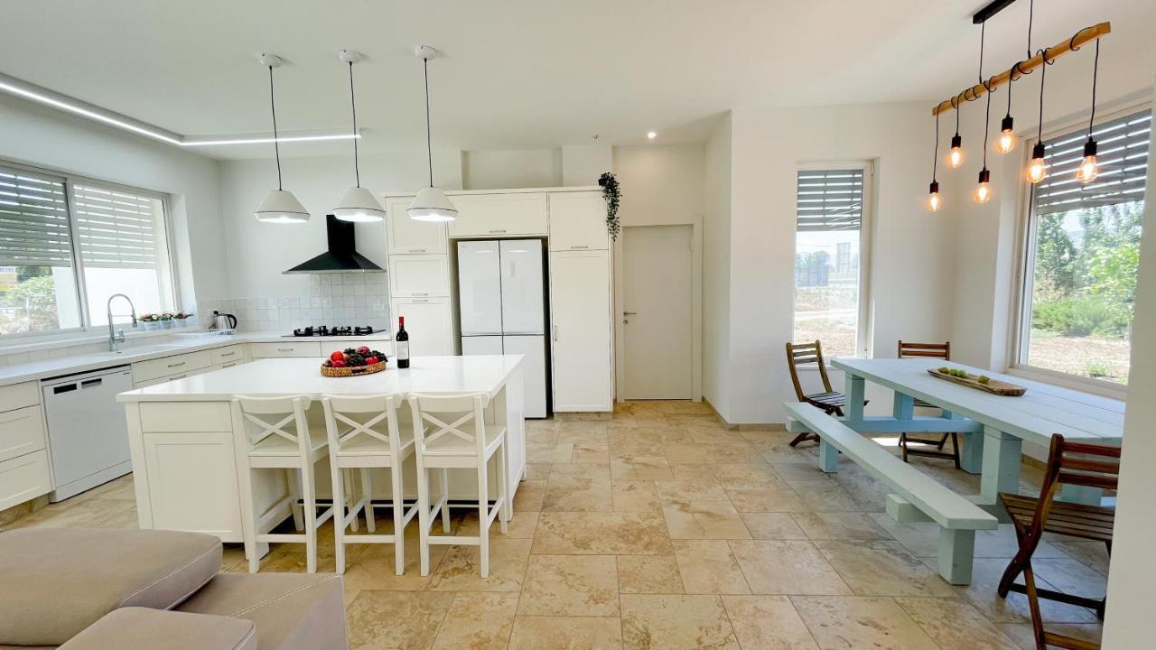 Villa הבית הלבן בכפר בלום Exterior foto